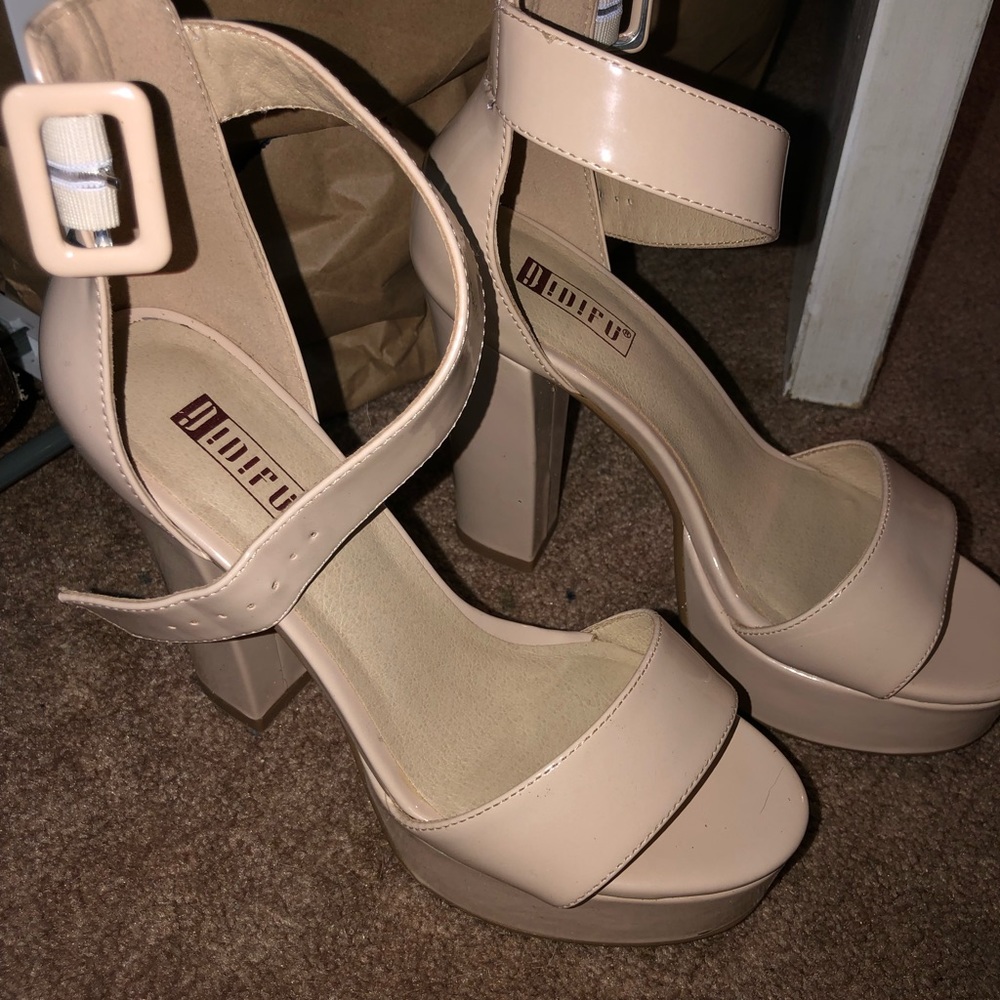 Women’s Size 6 4.5 inch heels